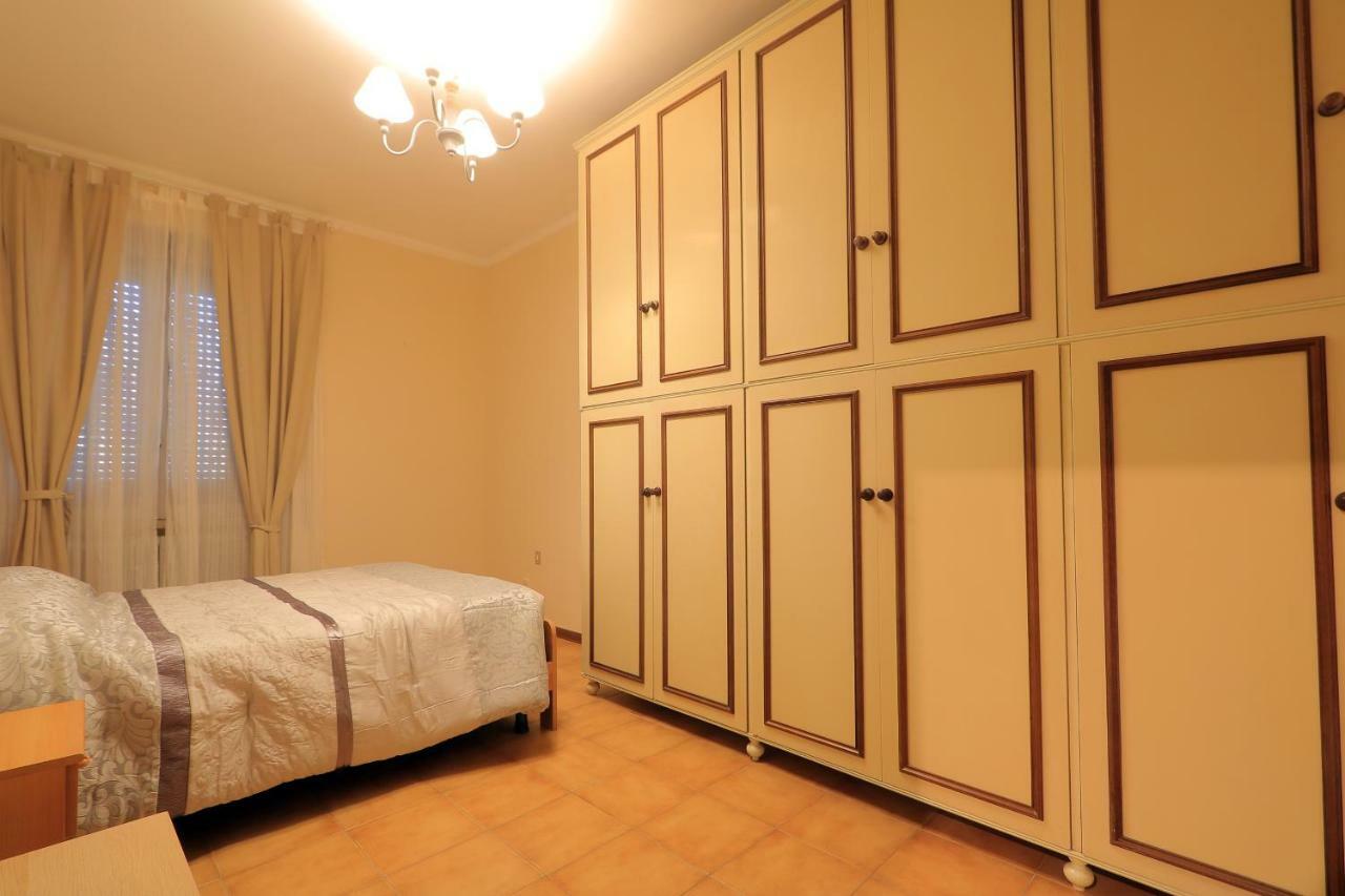 Accademia Apartment Ливорно Экстерьер фото